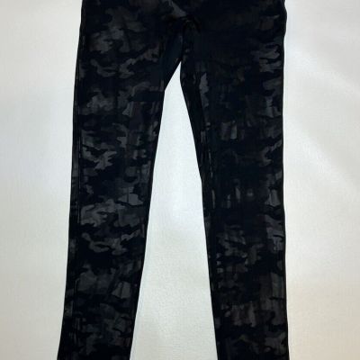 Spanx Faux Leather Shiny Camo Leggings Womens Size M Shaping Slimming